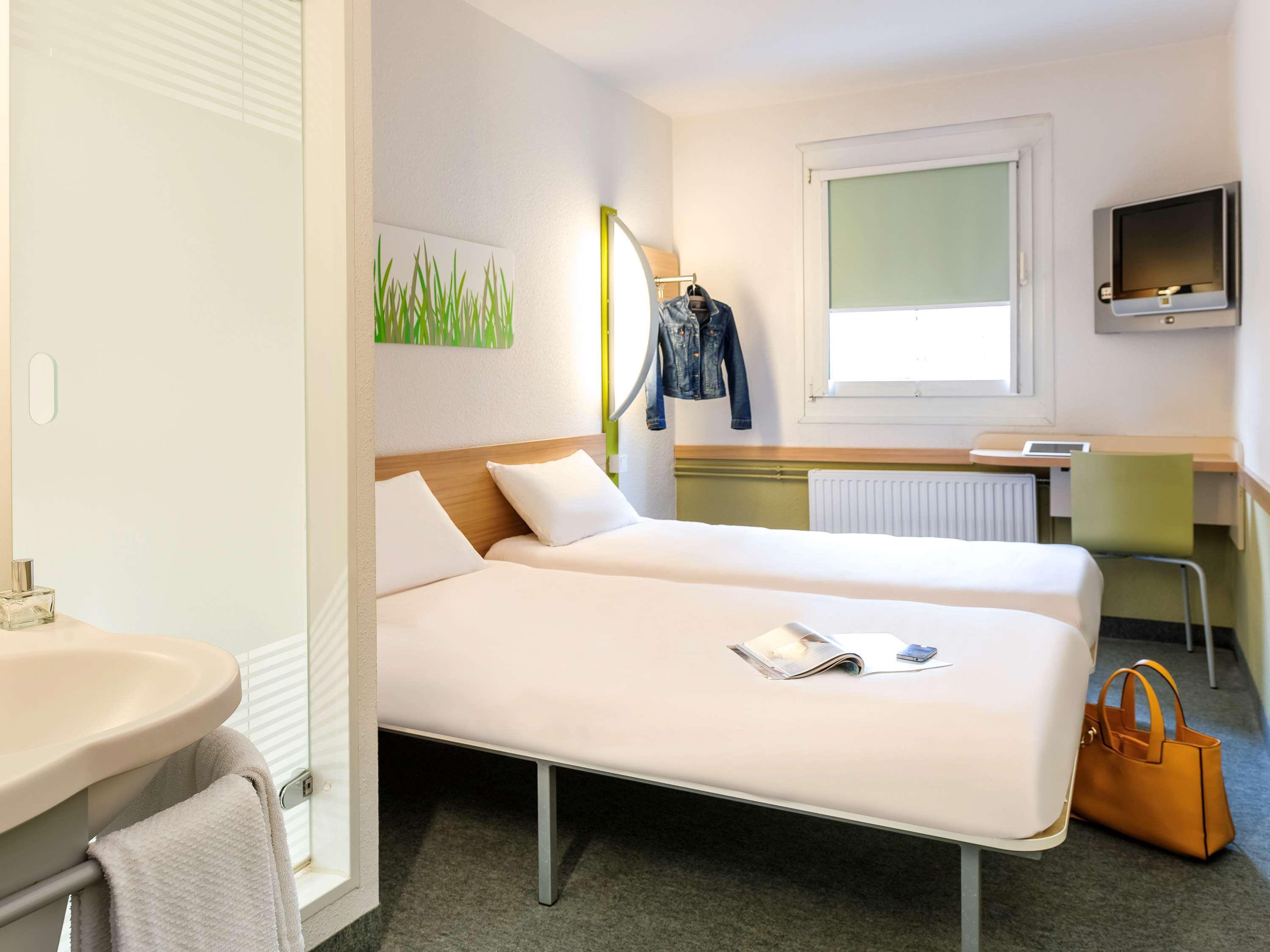 Ibis Budget Portsmouth Esterno foto