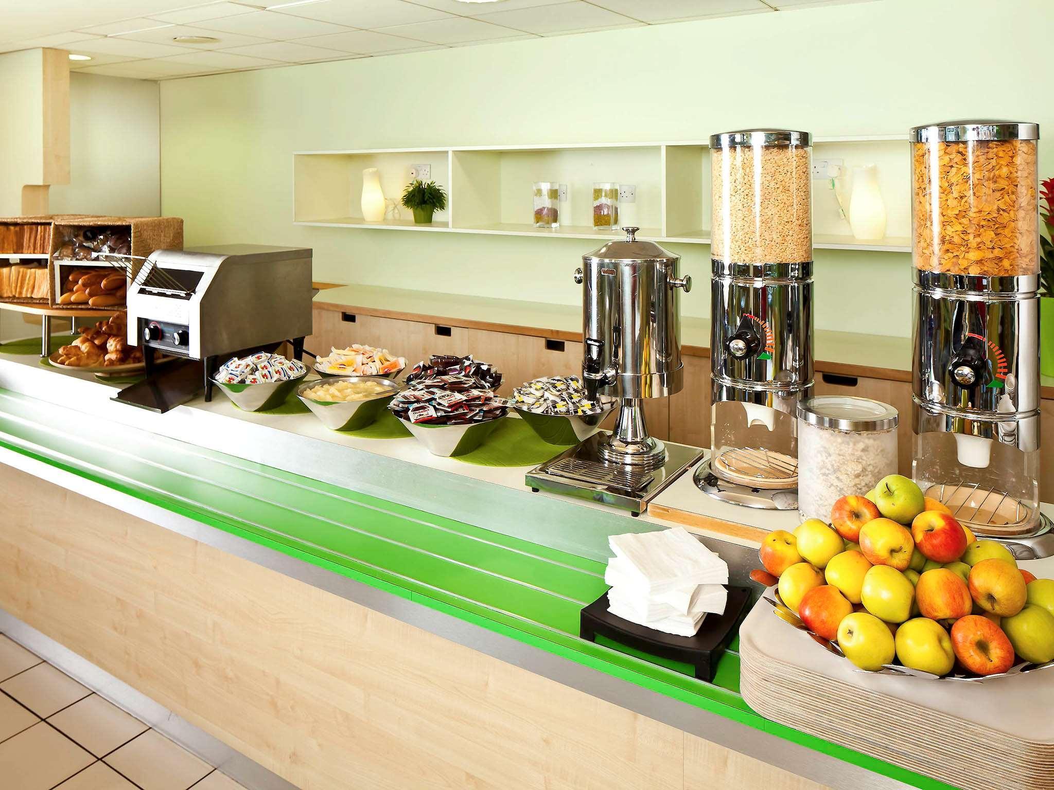 Ibis Budget Portsmouth Esterno foto