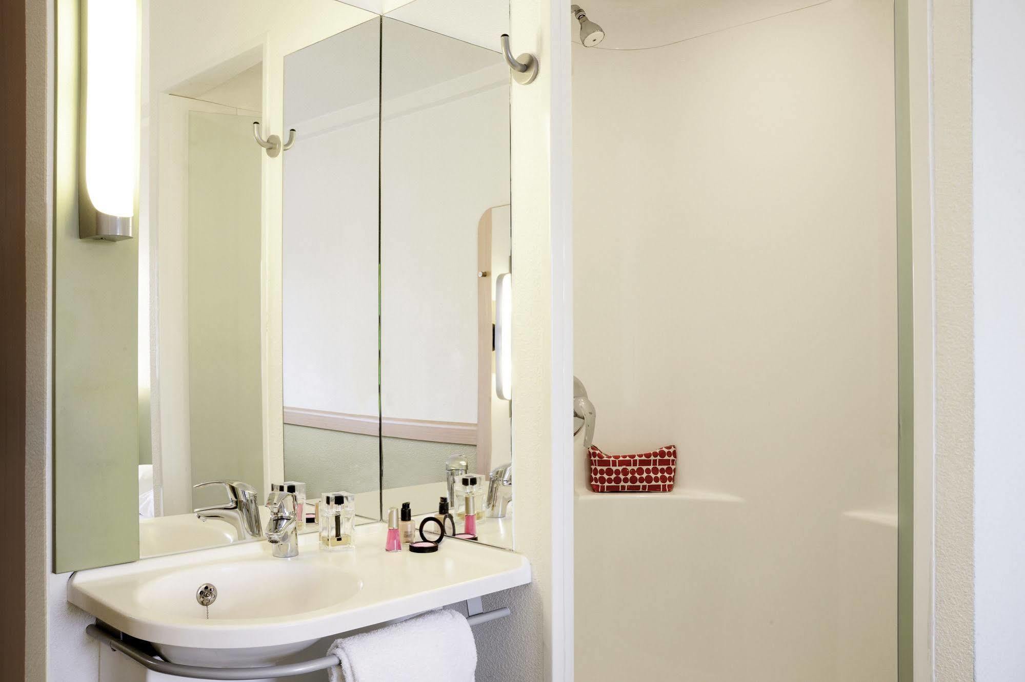 Ibis Budget Portsmouth Esterno foto