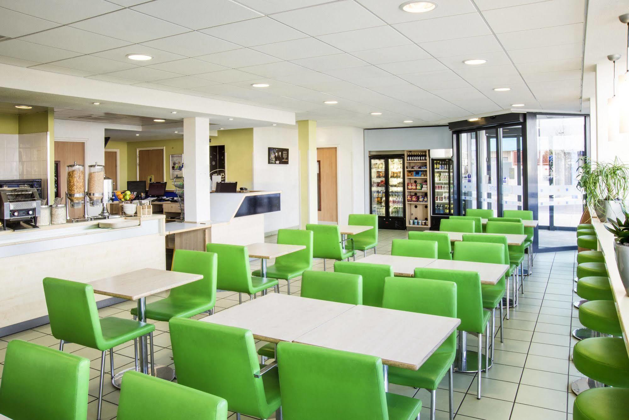 Ibis Budget Portsmouth Esterno foto