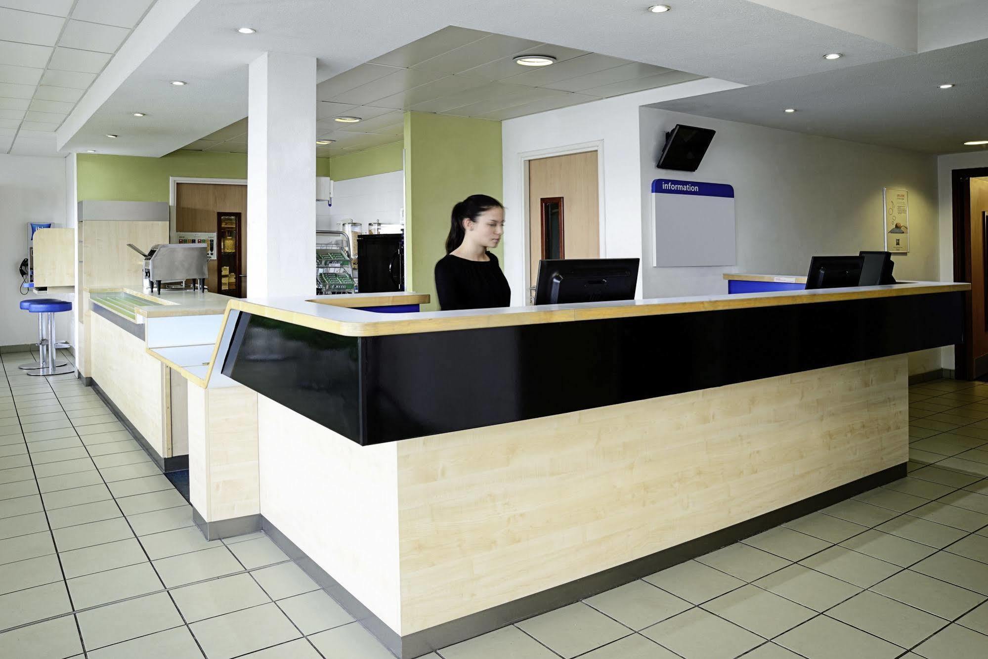 Ibis Budget Portsmouth Esterno foto