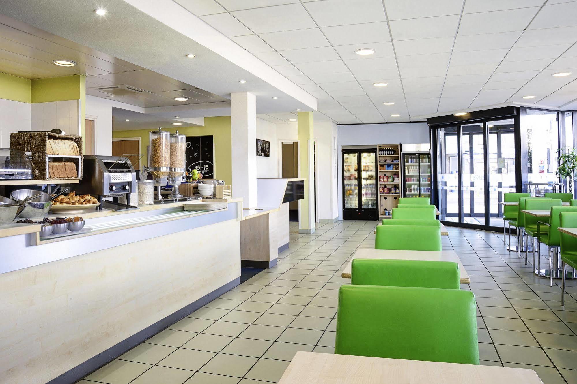 Ibis Budget Portsmouth Esterno foto
